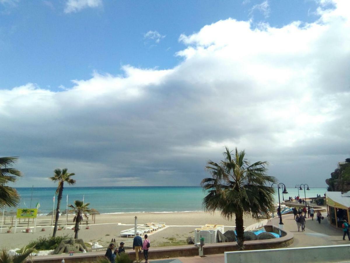 Nuevo Roca Chica, Primera Linea Playa,Torremolinos Zewnętrze zdjęcie
